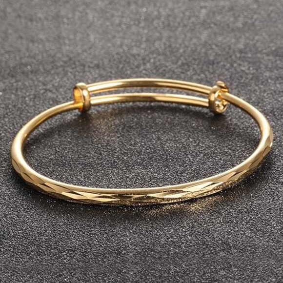 Neiman Marcus 18k Yellow Gold Plated Classical Diamond Cut Bangle Bracelet - Picture 1 of 5
